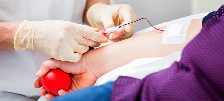 Польза донорства крови для организма человека